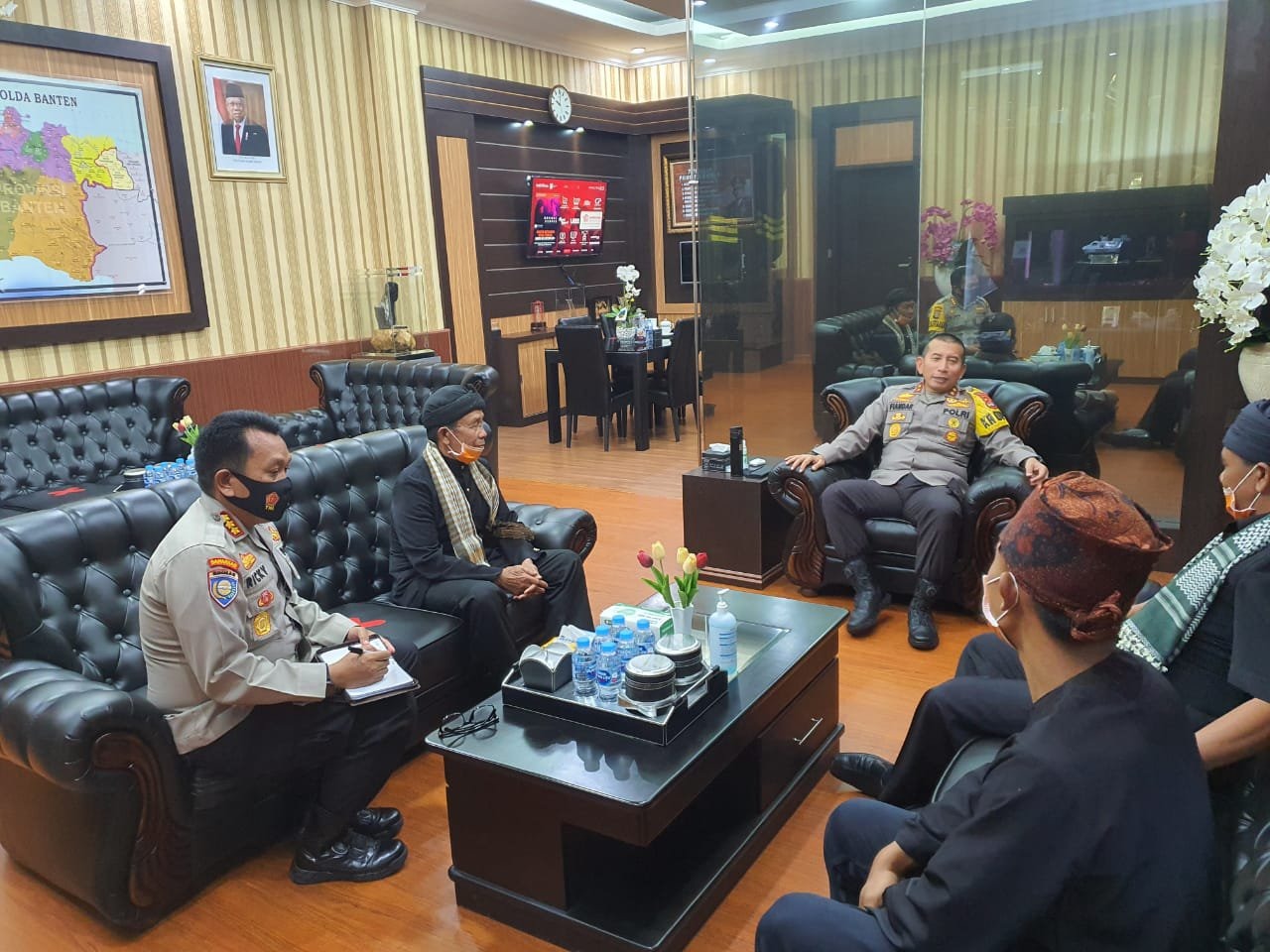 jalin silaturahmi kapolda banten terima kunjungan kasepuhan adat cisitu lebak 34969
