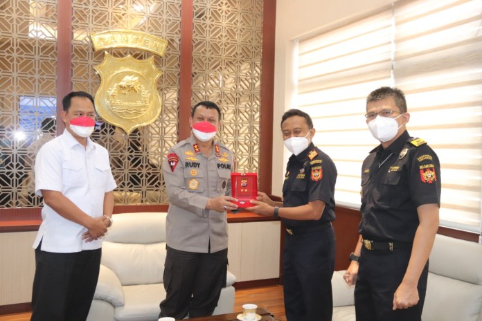 jalin sinergi kapolda banten terima kunjungan bea cukai 9509