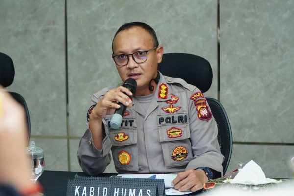 jamin kelulusan casis polri polda kalbar beri imbauan terkait penipuan calo 74469
