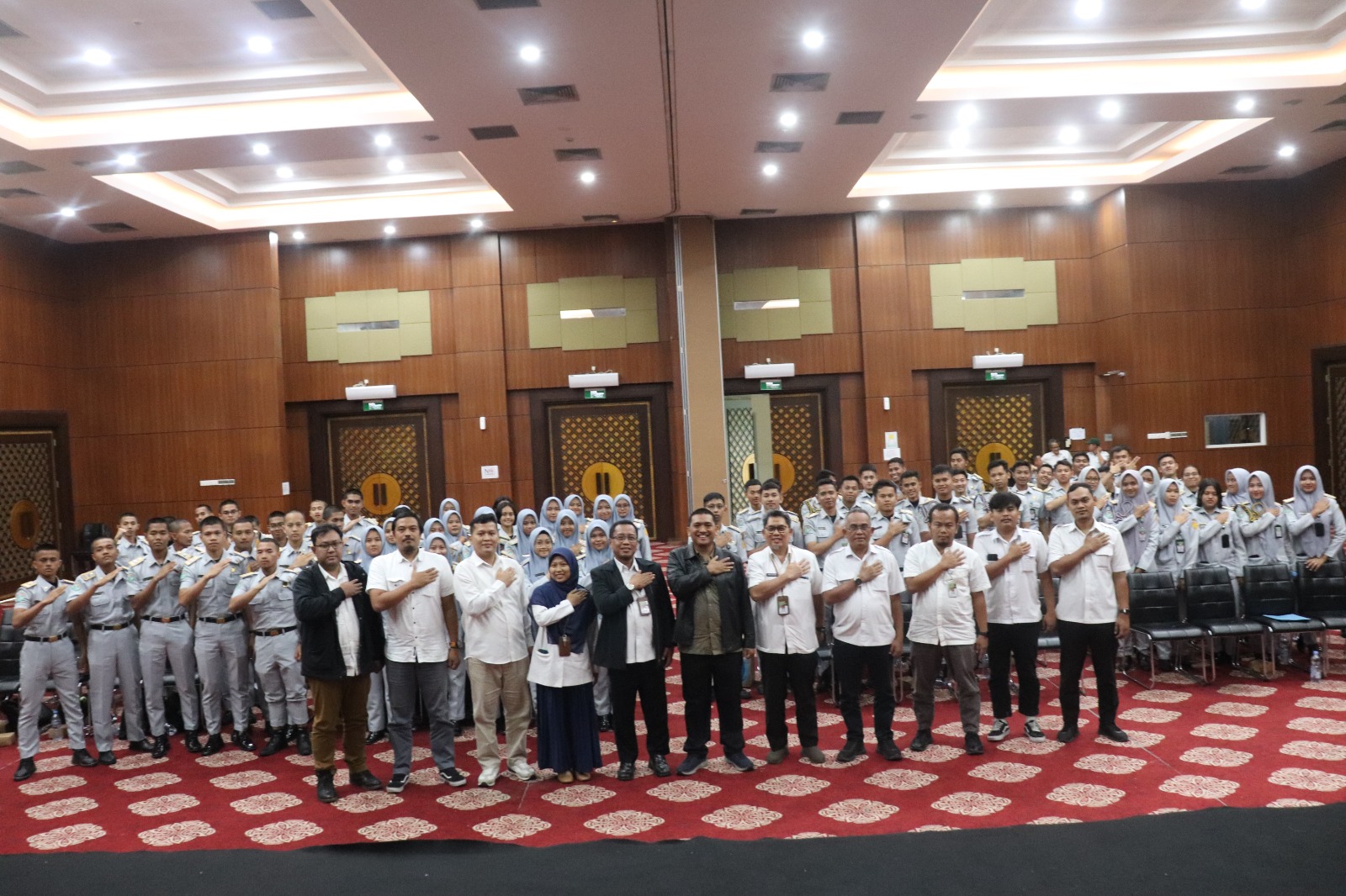 jelang hari antikorupsi sedunia polri tanamkan sikap antikorupsi ke mahasiswa politeknik enjiniring pertanian indonesia 81560
