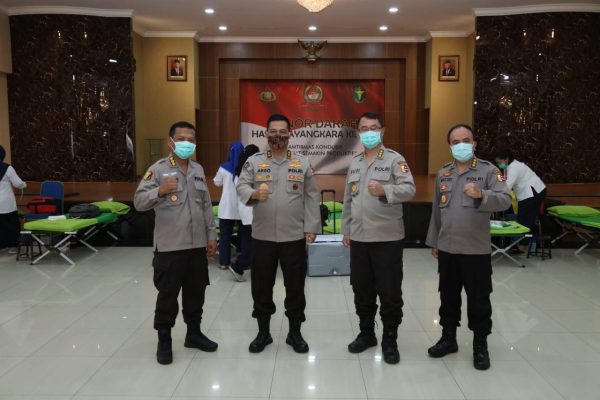 jelang hari bhayangkara ke 74 dan hkgb ke 68 mabes polri gelar donor darah serentak 34593