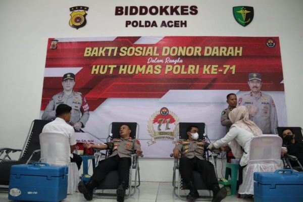 jelang hari jadi humas polri polda aceh bagikan bansos dan gelar aksi donor darah 50914