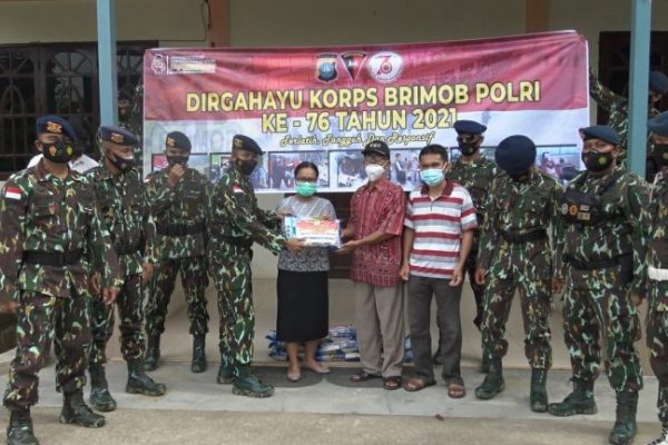 jelang hut brimob ke 76 satbrimob polda kepri gelar bakti sosial dan vaksinasi 18219