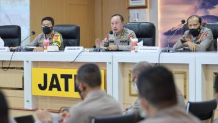 jelang lebaran irwasum polri ingatkan polda jatim awasi mal hingga tempat wisata 9193