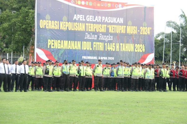 jelang lebaran kapolda sumsel pimpin apel gelar pasukan pengamanan operasi ketupat musi 2024 72202