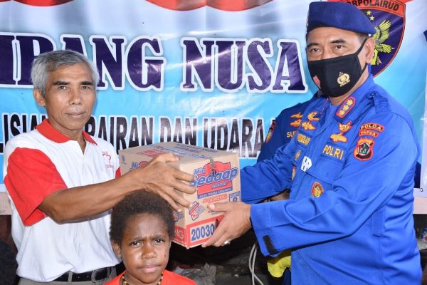 jelang natal dan tahun baru dit polairud polda papua gelar bhakti sosial di panti asuhan shalom arso 8 kabupaten keerom 11735