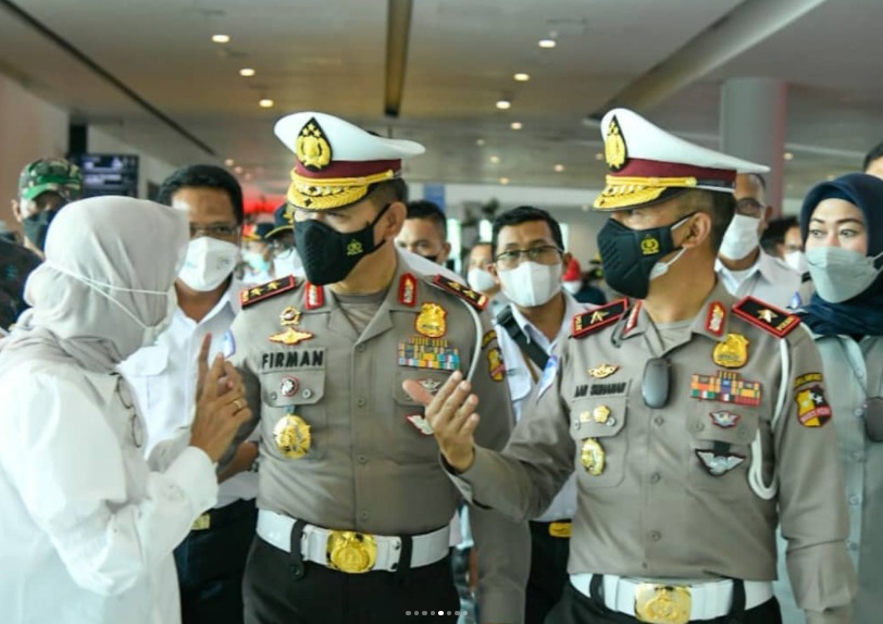 jelang nataru kakorlantas polri bersama menhub dan menteri pmk kunjungi pelabuhan merak 25383