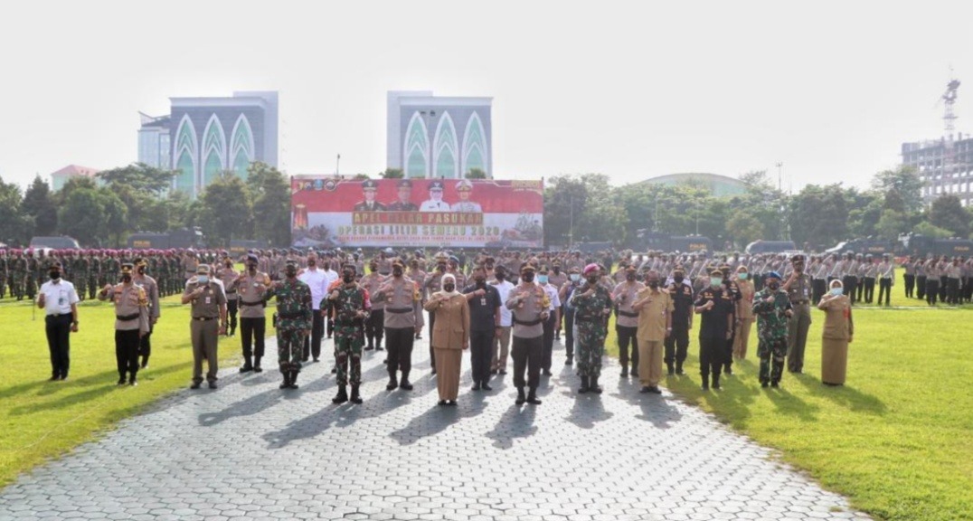 jelang nataru polda jatim laksanakan apel gelar pasukan operasi lilin semeru 2020 32957