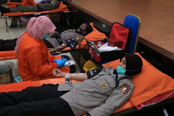 jelang peringatan hari jadi ke 72 polwan ri polri donor darah merupakan kegiatan rutin tiap tahunnya 34911