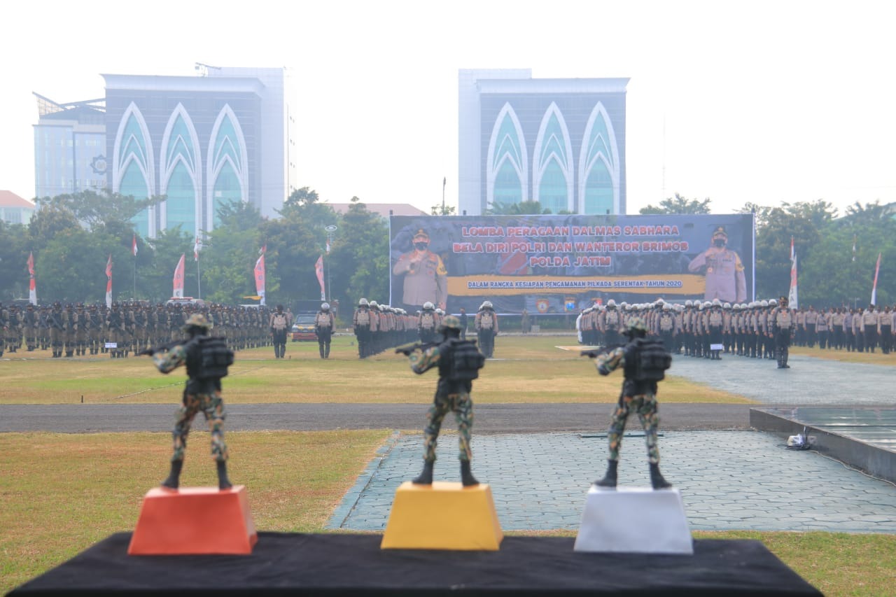 jelang pilkada serentak 2020 polda jatim gelar lomba peragaan sabhara brimob dan bela diri polri 34907