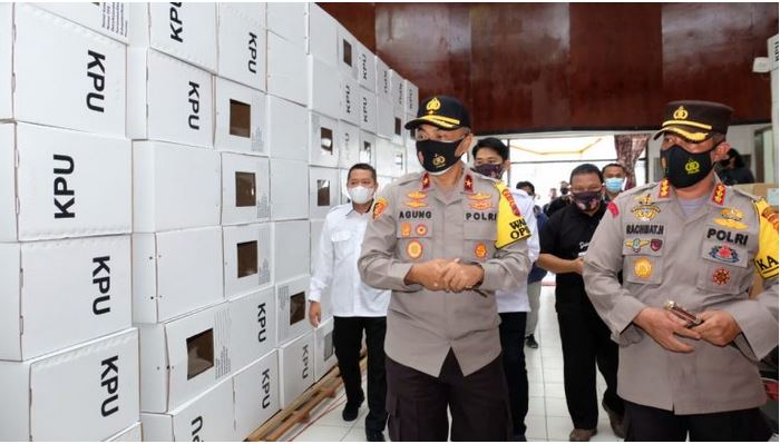 jelang pilkada serentak 2020 wakapolda kalsel cek kesiapan logistik kpu kotabaru 12954