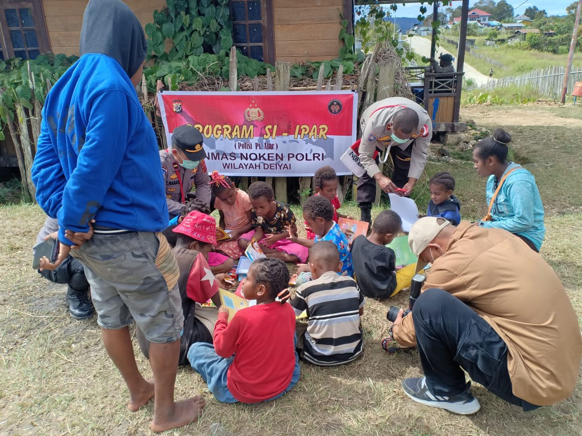 jelang tahun baru polisi pi ajar tetap fokus tingkatkan pendidikan anak anak wilayah deiyai 13491