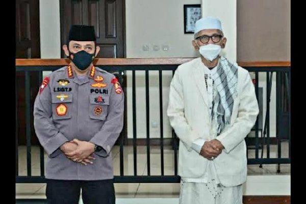 jenderal pol drs listyo sigit m si silaturahmi ke kediaman ketua umum mui miftachul akhyar senang dikunjungi kapolri 30405
