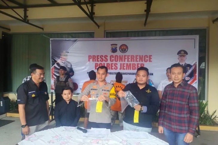 jual beli senjata api rakitan polisi tangkap petani di jember 61267