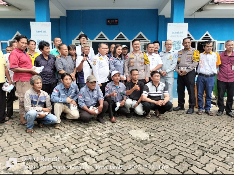jumat curhat kapolda jambi dengarkan keluh kesah parasupir bus di terminal alam barajo 67972