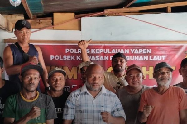 jumat curhat polisi dengarkan keluh kesah sopir pick up l 300 di serui 70259