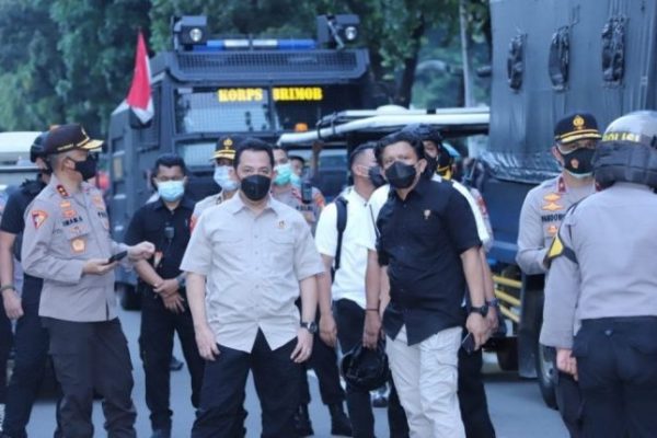 kabareskrim polri terjun langsung pantau aksi unjuk rasa di kawasan monas 32520