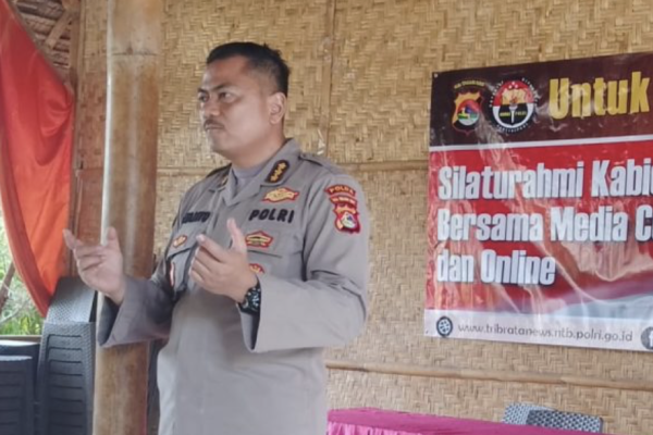 kabid humas polda ntb silaturrahmi rutin bersama awak media 37303