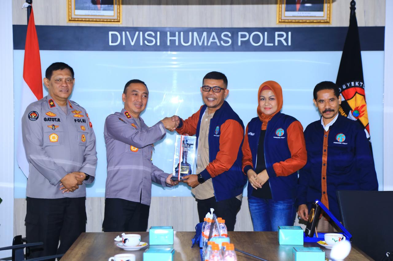 kadiv humas dan iwo perkuat komitmen wujudkan pemilu damai 67494
