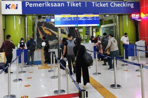 kai mencatat 47 ribu penumpang diprediksi melakukan keberangkatan meninggalkan jakarta 72304