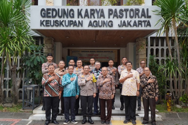 kakorbinmas baharkam polri kunjungi gereja katedral guna ciptakan pemilu damai 66662