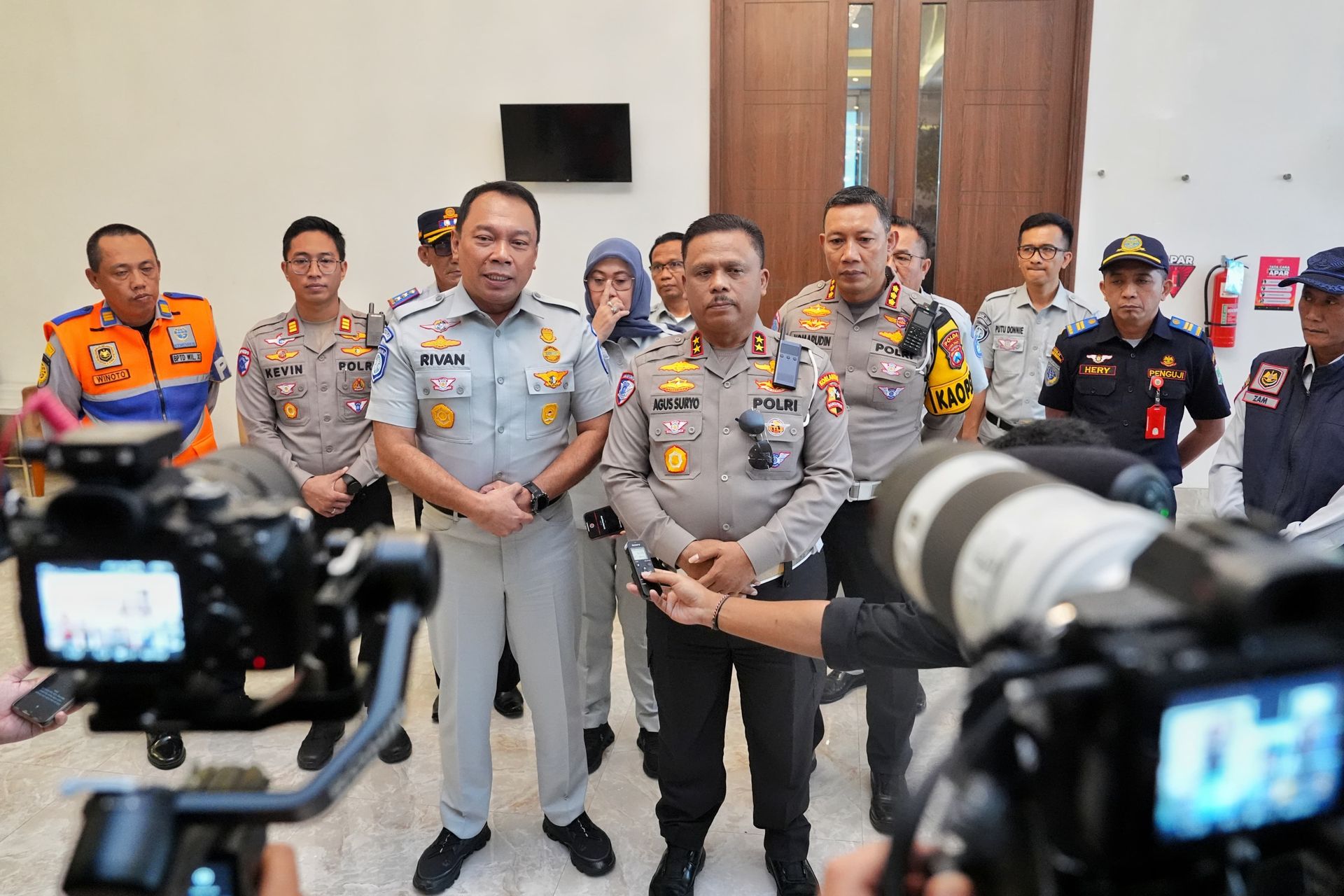 kakorlantas polri tinjau kesiapan operasi ketupat 2025 di kota wisata batu 84615