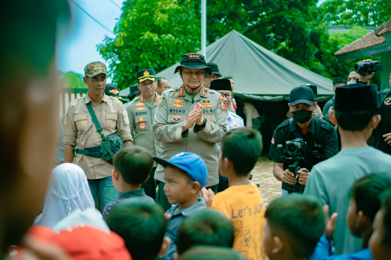 kalemdiklat polri tinjau posko kampus polri peduli korban gempa cianjur 52253
