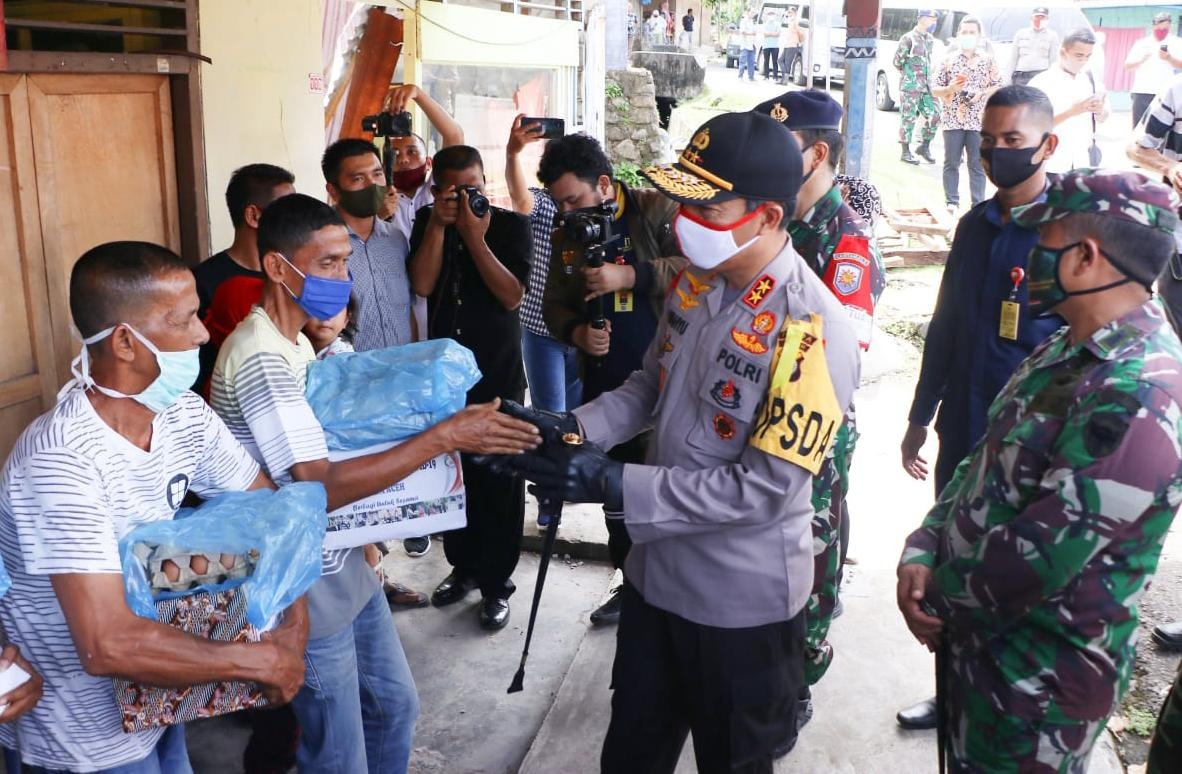 kapolda aceh gelar bakti sosial untuk korban gempa di sabang 11039