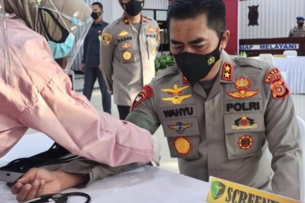 kapolda aceh jalani vaksin tahap 2 9033