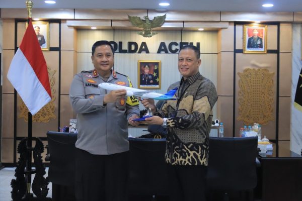 kapolda aceh terima audiensi gm garuda indonesia 71096