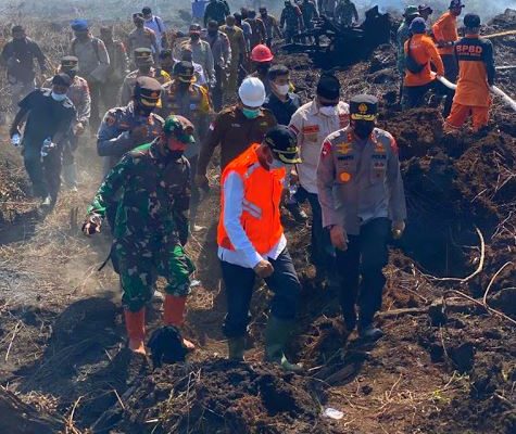 kapolda aceh tinjau titik api karhutla di aceh barat dan nagan raya 36781
