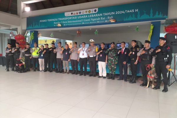 kapolda bali cek puncak arus mudik di bandara ngurah rai siagakan 3 anjing pelacak 72340