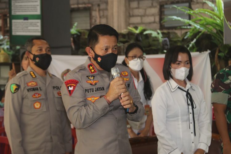 kapolda bali hadiri vaksinasi anak usia 6 11 tahun 22916
