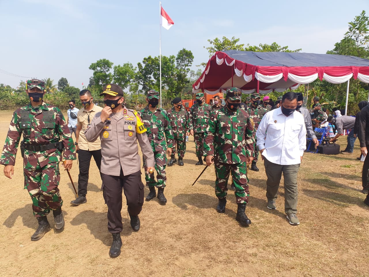 kapolda banten dampingi pangdam iii siliwangi buka kegiatan karya bakti skala besar korem 064 maulana yusuf 35070