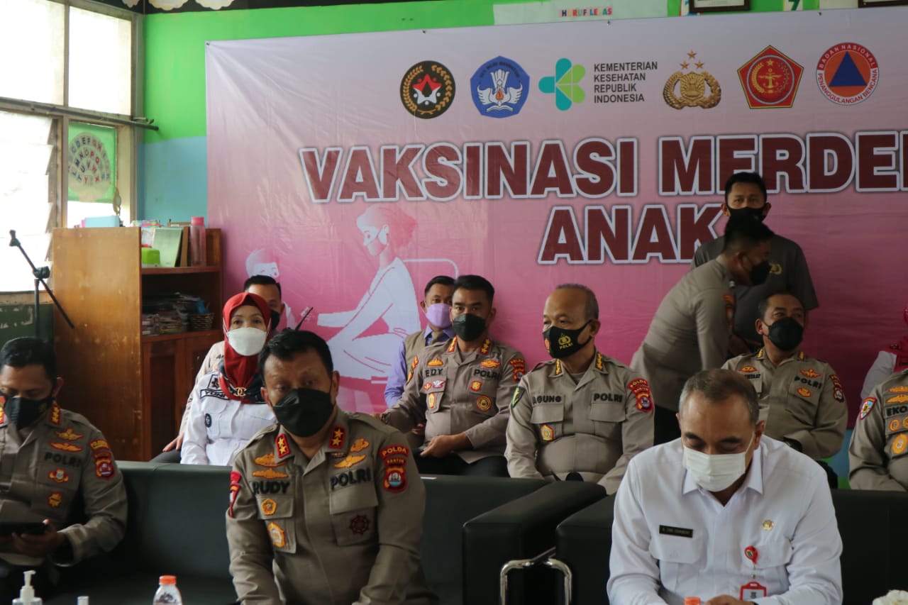 kapolda banten ikuti video conference pelaksanaan vaksinasi anak serentak se indonesia 9956