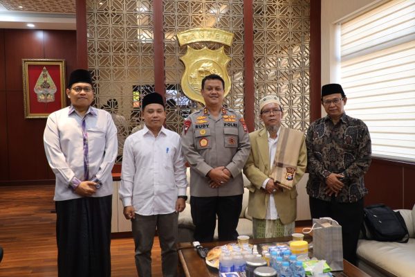 kapolda banten menerima kunjungan silaturahmi ketua mui provinsi banten 22965