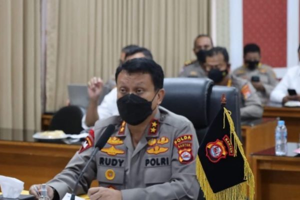 kapolda banten pimpin anev minggu ke 4 januari bidang operasional 23090