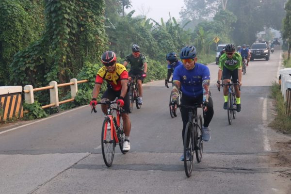 kapolda banten sidak polsek hingga polres lebak dengan bersepeda pastikan kesiapan pelayanan masyarakat 34550