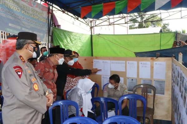 kapolda bengkulu bersama gubernur bengkulu laksanakan kunker di kab kaur 9412
