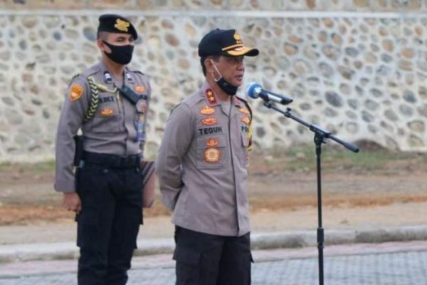 kapolda bengkulu setiap personel harus jadi penggerak kesadaran adaptasi kebiasaan baru di lingkungan tempat tinggal 11323