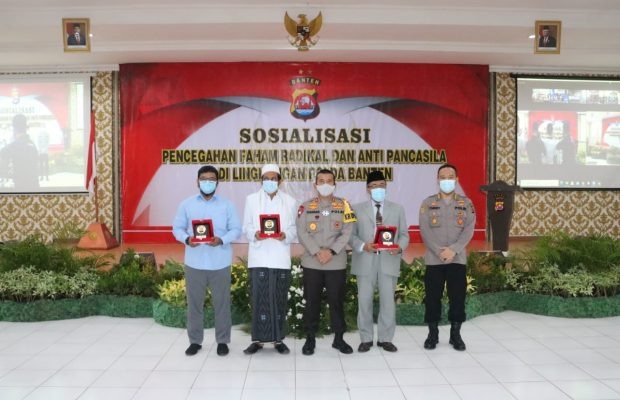 kapolda buka kegiatan sosialisasi pencegahan paham radikal dan anti pancasila di lingkungan polda banten 32558