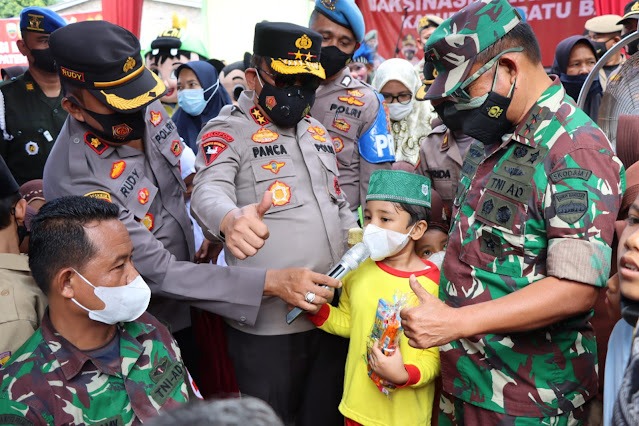 kapolda dan pangdam tinjau vaksinasi anak di kab batu bara 9950