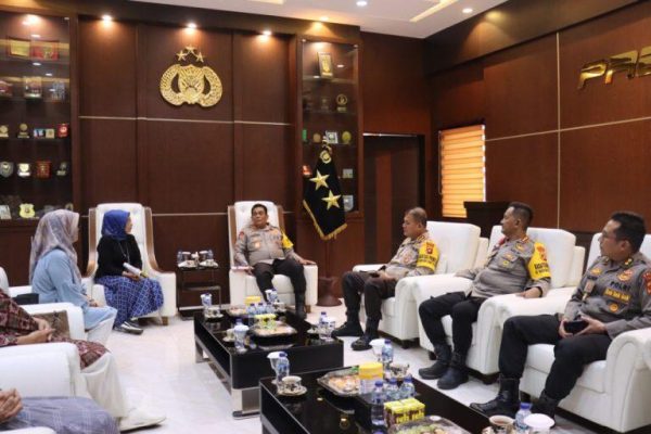kapolda gorontalo terima kunjungan purnawirawan polwan 70475