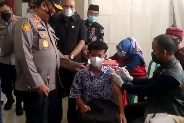kapolda jabar tinjau gebyar 6000 vaksin di islamic center tasikmalaya 9929