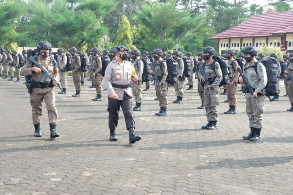 kapolda jambi berangkatkan 150 personel brimob ke sulteng 24615
