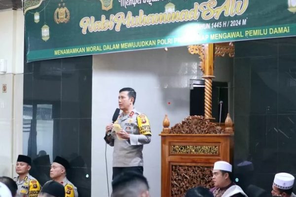 kapolda jambi bersama wakapolda hadiri peringatan isra miraj nabi muhammad saw 1445 h 70546