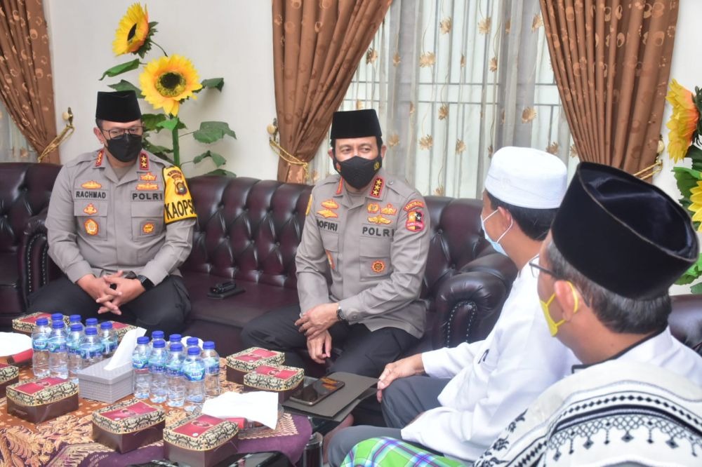 kapolda jambi dampingi kabaintelkam polri silaturahmi dengan dmi provinsi jambi 21200