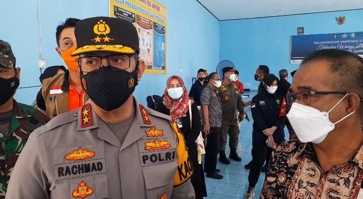 kapolda jambi pantau jalannya vaksinasi di lapas kelas iia 21100