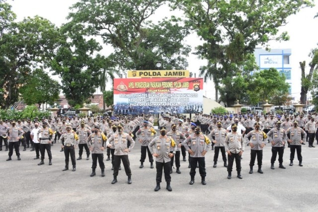 kapolda jambi pimpin apel pergeseran pasukan pam tps pilkada serentak tahun 2020 32845