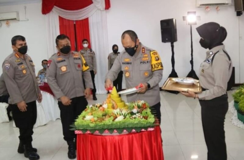 kapolda jambi satpam perpanjangan tangan polri mewujudkan situasi keamanan 23139